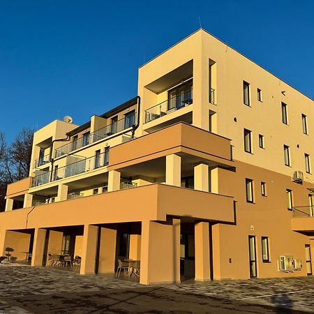 إيغيرسولوك Salt Hill Premium Apartments المظهر الخارجي الصورة